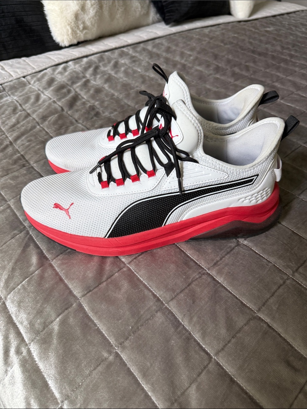 Puma men’s 12 Amplifier White Black Red Low-Top Athletic Sneakers